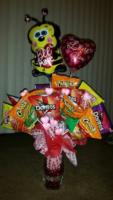 My son's Valentine Chip Bouquet he made for his girlfriend Chip Bouquet Valentines Day, Chips Bouquet Gift Ideas, Chip Bouquet Diy, Bouquets For Boys, Chips Bouquet, Chip Bouquet, Candy Bar Bouquet, Candy Baskets, Diy Gifts Videos