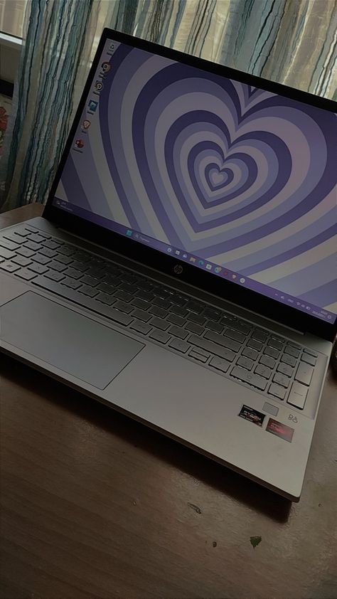 Laptop Athestic, Hp Aesthetic Wallpaper Laptop, Huawei Laptop Aesthetic, Hp Envy X360 Aesthetic, Aesthetic Laptop Photos, Dell Laptop Aesthetic, Windows Laptop Aesthetic, Lenovo Laptop Aesthetic, Wallpaper Hp Laptop