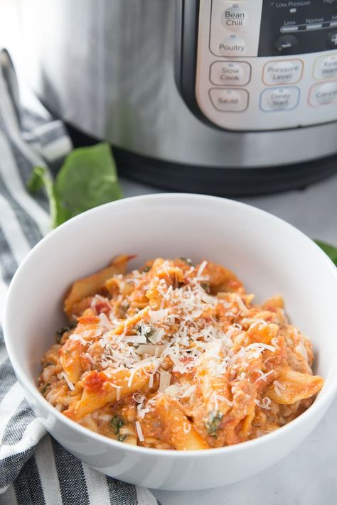 Creamy Sausage Rigatoni, Sausage Rigatoni Recipes, Instant Pot Baked Ziti, Instant Pot Tortellini, Sausage Rigatoni, Rigatoni Recipes, Healthy Instant Pot, Pot Recipes Healthy, Tortellini Recipes