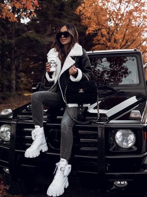 White Combat Boots Outfit, Combat Boot Outfit, White Boots Outfit, Mia Mia Mine, White Combat Boots, Winter Boots Outfits, Mia Mia, Fall Inspiration, White Boots