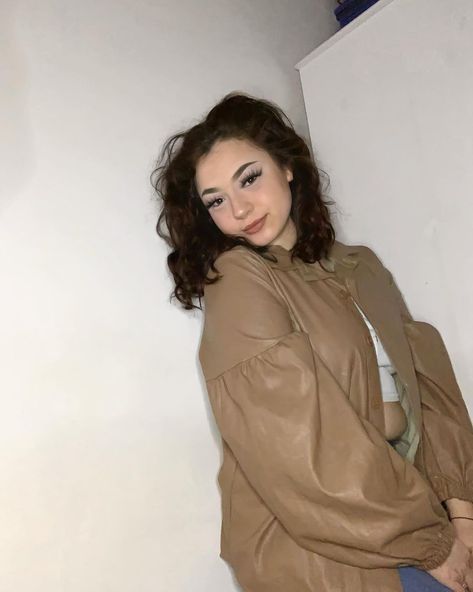 Casey Jade’s Instagram photo: “Been loving browns and beiges lately! Whats your favourite colour?🤎 - - #shaket #jacket #brown #white #blue #photoshoot #outfitoftheday…” Handmade Brown Jade Necklaces, Artisan Brown Agate Necklace, Favorite Color, Jade, Outfit Of The Day, Instagram Photo, Blue, Instagram