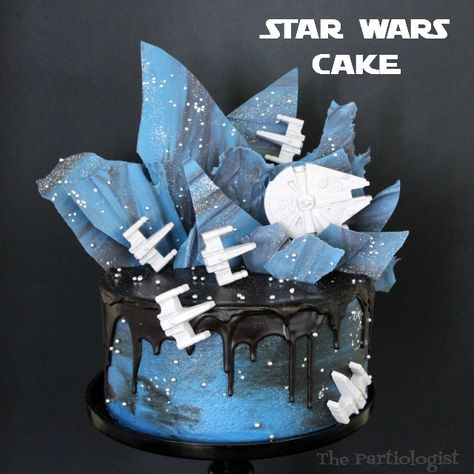 how to make a star wars cake Minnie Cookies, Cake Decorating For Kids, Star Wars Cake Toppers, Chocolate Toppers, Ninja Cake, Star Wars Birthday Cake, Birthday Cupcakes Decoration, Galaxy Party, Chocolate Stars