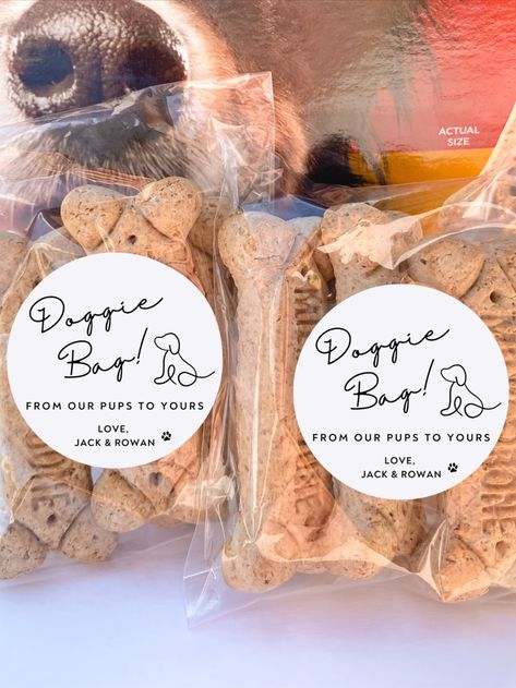 Dog Treat Wedding Favors Dog Treat Basket Ideas, Dog Bone Wedding Favors, Wedding Dog Favors, Dog Party Gift Bag Ideas, Doggie Treat Bags, Wedding Favors Dog Treats, Dog Cookie Wedding Favors, Dog Birthday Gift Basket, Dog Treat Party Favors Wedding