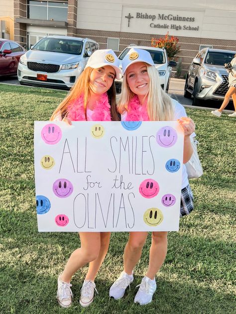 Lil Sis Big Sis, Big Lil, Tie Dye Crafts, Sorority Big Little, Lil Sis, Big Sis, Reveal Ideas, Big Little, Little Sisters