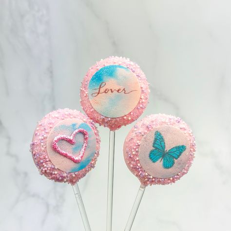 Taylor Swift Themed Cake Pops, Lover Cupcakes Taylor Swift, Taylor Swift Treats, Taylor Swift Dessert Ideas, Taylor Swift Cake Pops, Taylor Swift Desserts, Taylor Swift Baby Shower Theme, Eras Cake, Taylor Swift Cake