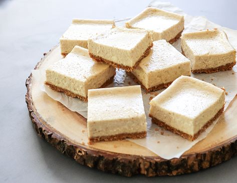 Chai Cheesecake, Te Chai, Cheesecake Squares, Biscuits Graham, Chai Spice, Cheesecake Bars, Graham Cracker Crust, Graham Cracker Crumbs, Eat Dessert