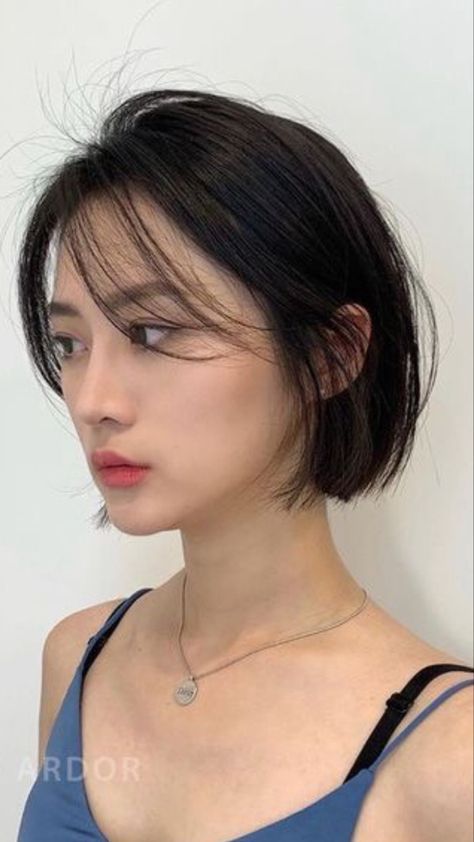 Asian Short Hairstyle Women, Short Asian Hair Round Face, Asian Bob With Bangs, Short Asian Bob, Asian Short Hair Bob, Korean Bob Cut, Korean Short Bob, Japanese Short Hair Round Face, Korean Short Hair Bob