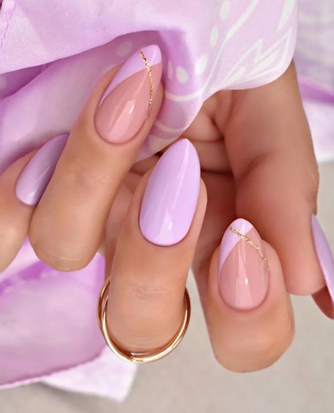 Simple Nail Art Lilac, Butterfly Nails Gel Short, Light Pink And Lilac Nails, Lilac Gel Nails Almond, Simple Nails Purple, Oval Nails Light Purple, Nails For Wedding Guest Classy, Light Purple Nails Design, Lavendar Tips Nail