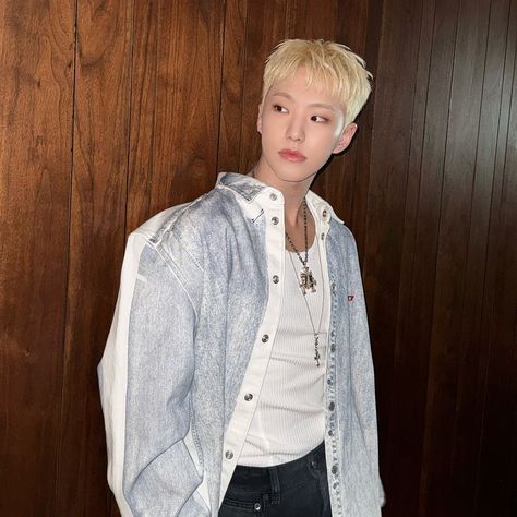 [240912] #ho5hi_kwon instagram update 
#HOSHI #호시 #SEVENTEEN #세븐틴 Hoshi Blonde, Hoshi Instagram, Hoshi Icon, Seventeen Instagram, Seventeen Hoshi, Sandra Oh, Seventeen Scoups, Cartoon Posters, Hoshi Seventeen