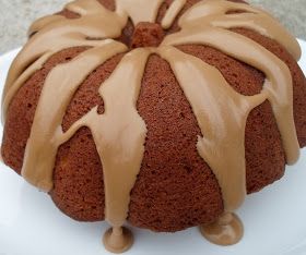 Happier Than A Pig In Mud: Thick Maple Glaze for baked goods Maple Dessert Recipes, Maple Frosting Recipe, Glazed Icing Recipe, Bunt Cake Recipe, Instant Pot Slow Cooker, Maple Syrup Recipes, Barbie Crafts, Maple Frosting, Frosting Recipes Easy