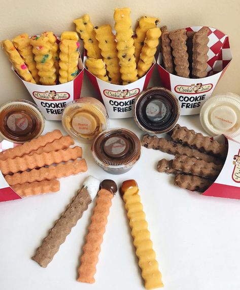 Cookie Dippers, Cookie Fries, Cookie Dipper, Chocolate Chip Mint, Bake Sale Packaging, Disney Dishes, Crepes And Waffles, Food Innovation, Carnival Food