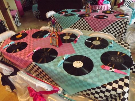 Grease Themed Table Decorations, 50s 60s Party Decorations, 1950s Birthday Party Ideas, 50s Table Decorations, 50s Birthday Party Theme For Adults, Root Beer Floats Party, 1950s Party Ideas, 50s Party Decorations, Car Themed Wedding