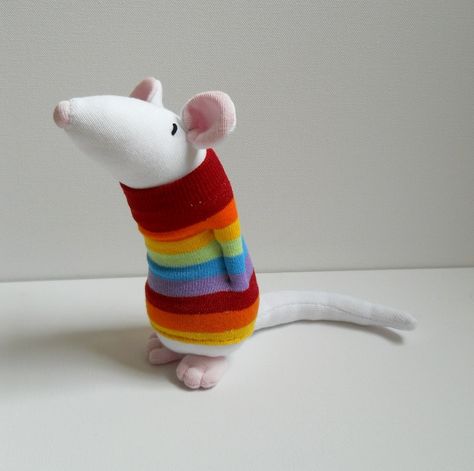 tierisch kitschiger März 26: large sock mouse Sock Mouse, Stuffed Mouse, Future Painting, Painting Guide, Sock Doll, Sock Dolls, Sock Monkeys, Sock Toys, Sock Crafts