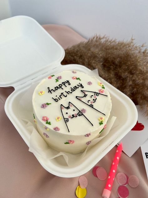 31 Birthday, 24th Birthday Cake, Doodle Cake, Hobby Inspiration, Friends Birthday Cake, Birthday Cake For Cat, Surprise Ideas, Small Birthday Cakes, 22 Birthday