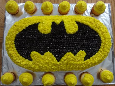 Batman Cupcakes Ideas, Batman Cupcake Cake, Batman Cupcakes, Batman Cake, Decorative Cakes, Cupcakes Ideas, Batman Symbol, Batman Party, Batman Birthday