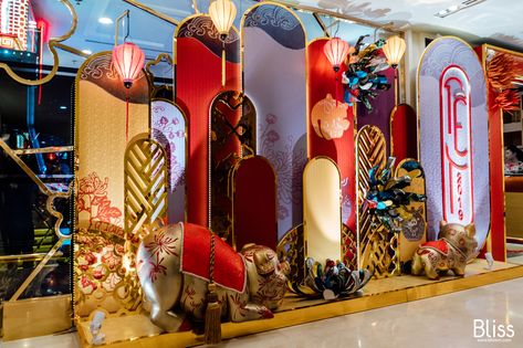 Lunar New Year in Vietnam - New year decoration - Trang trí Tết 2019 - Trang trí năm mới - Oriental Breeze - Bliss Decor Vietnam #newyeardecoration #festivaldecoration #vietnamesenewyear #festivalinvietnam #luxurydecor #decorideas #vegascaravelle #hochiminhcity #decorinvietnam #luxuryfestival #trangtritet #trangtrinammoi #trangtritetnguyendan #byblissdecorvietnam #yearofthepig Lunar New Year Decoration, Cny Decoration, Chinese Wedding Decor, Chinese Theme, Chinese Decor, Chinese New Year Decorations, New Year Decoration, Chinese Design, Venue Decor