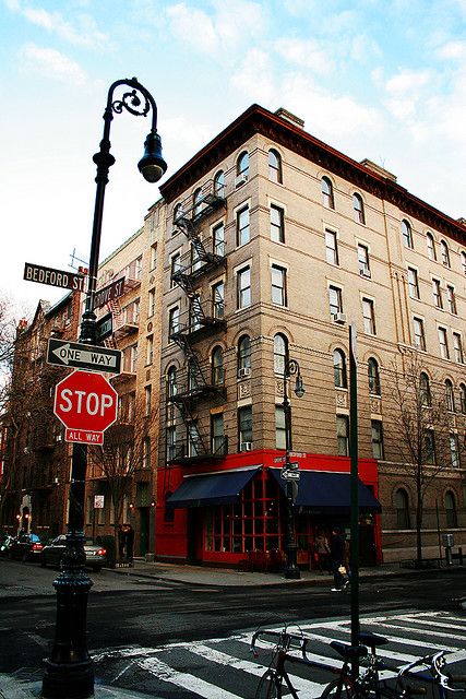 The corner of Bedford Street and Grove Street in New York City’s West Village Friends Building, Bedford Street, Friends Apartment, Grove Street, Friends Poster, Friends Cast, Friends Tv Series, Friends Moments, Friends Series