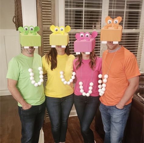 Game Night Halloween Costume, Board Games Halloween Costumes, Game Of Life Costume, Tshirt Halloween Costumes Group, Ballarina Costumes Diy, Halloween Practice Costumes, Board Games Costumes, Boardgame Costume, Game Piece Costume