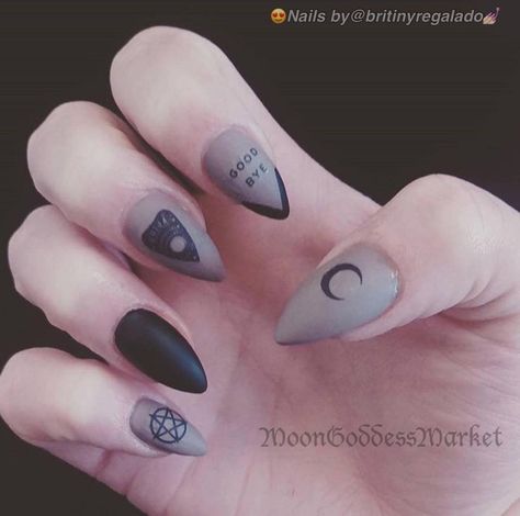 Mystical Nails, Nail Art Cute, Witch Nails, Witchy Nails, Gothic Nails, Goth Nails, Nail Photos, Halloween Nail Designs, Cat Kuku