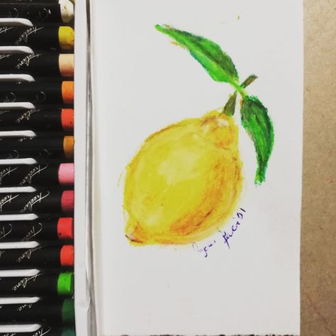 Crayon Fruit Drawing, Lemon Oil Pastel Drawing, Lemon Pastel Drawing, Oil Pastel Art Food, Oil Pastel Fruit Drawings, Oil Pastel Lemon, Oil Crayon Art Ideas, Fruit Oil Pastel, Oil Pastel Fruit