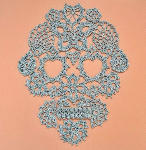 Crochet Lace Skull Pattern Free, Crochet Skull Motif, Skull Doily Pattern Free Crochet, Spooky Crochet, Skull Crochet, Crochet Skull Patterns, Crochet Skull, Crochet Geek, Crochet Knit Stitches