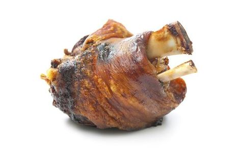 How to Roast & Bake a Smoked Ham Hock Smoked Pork Hocks Recipe, Eisbein Recipe, Ham Hock Recipes, Cook Ham, Ham Roast, Ham In The Oven, Boiled Ham, Ham Hocks, Pork Knuckle