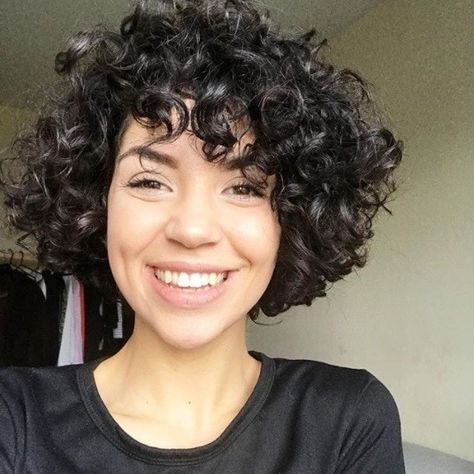 Curly girls, add shape & style to coiled locks with these double-tap worthy short haircuts for curly hair. If you're struggling with out of control coils or just want to add more shape, these will help. With pixies, bobs, bangs & layers galore, your only issue will be deciding which to try first! | All Things Hair - From hair experts at Unilever Short Haircuts Curly Hair, Fall Hairstyles, Curly Hair Photos, Short Curly Haircuts, Short Curly Bob, Haircuts For Curly Hair, Curly Bob Hairstyles, Hair Fall, Curly Hair Cuts