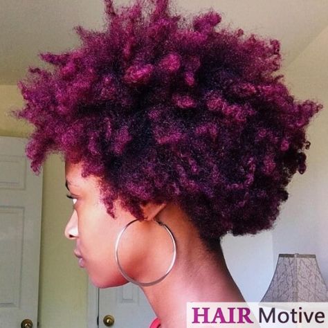 Women with strong personalities will often explore fearless options for expressing themselves and going for a magenta hair color is definitely a statement. Click to get inspired! Ombre Afro Hair, Magenta Hair Color, Vacay Hair, Natural Curls Black, Natural Haircut Styles, Magenta Hair Colors, Best Ombre Hair, Hair Rainbow, Hair Colorful