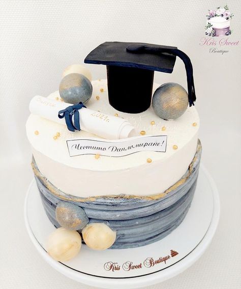 Graduation Cake Man, Graduation Party Desserts, Burger Cake, Grad Cake, Graduation Party Cake, Gold Graduation Party, Beautiful Birthday Cakes, Chocolate Sponge, Graduation Cake