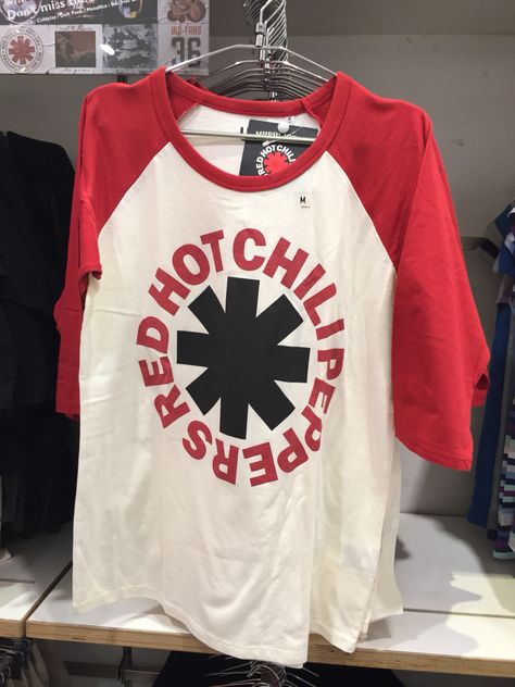 Red Hot Chilli Peppers T-Shirt Red Hot Chili Peppers Shirt, Red Hot Chilli Peppers, Chilli Peppers, Hot Tamales, Chilli Pepper, Outfit Mujer, Summer Streetwear, Red Hot Chili Peppers, Chili Peppers