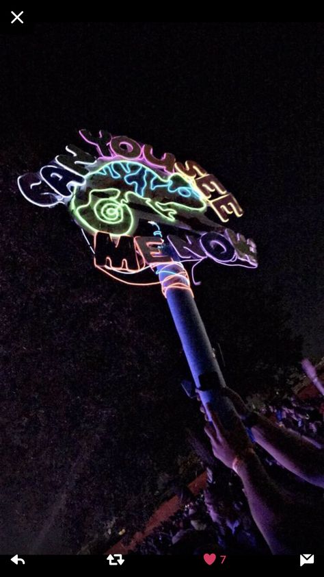 Chameleon Hidding! This totem was made by Lyndzee for bonnaroo 2017! "Can you see me now" since chameleons are always camouflaged! I'll probably bring this to more festivals! #totempole #ragestick #totem #festival #EDM #bassmusic #bonnaroo #moonrise #allfestivals Festival Totems Ideas, Totems Festival, Totem Rave Ideas, Festival Totem Ideas, Totem Festival, Edm Music Festival Outfits, Funny Totem Pole Ideas Rave, Rave Totem Ideas, Festival Totem Pole