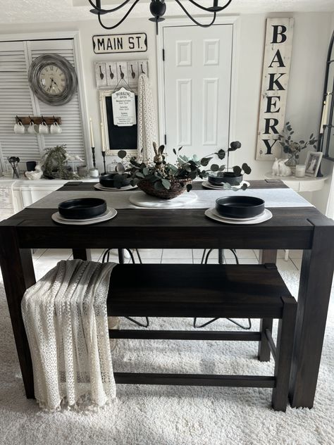 Dark Grey Dining Table Decor, Black Kitchen Table Decor, Square Dining Table Decor, Square Kitchen Tables, Black Kitchen Table, Dark Dining Room, Dining Room Table Decor, Kitchen Table Decor, Apartment Decor Inspiration