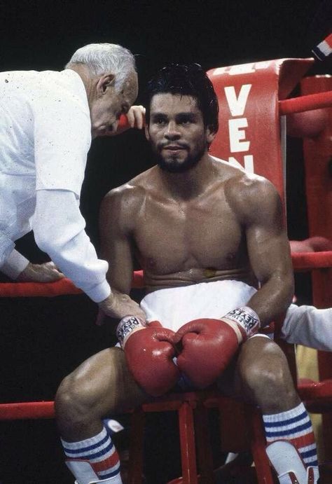 Roberto Duran 'Hands of Stone' Roberto Duran, Hands Of Stone, Sugar Ray Leonard, Ray Leonard, Roberto Durán, Boxing Images, Muhammed Ali, Boxing Posters, Boxing History