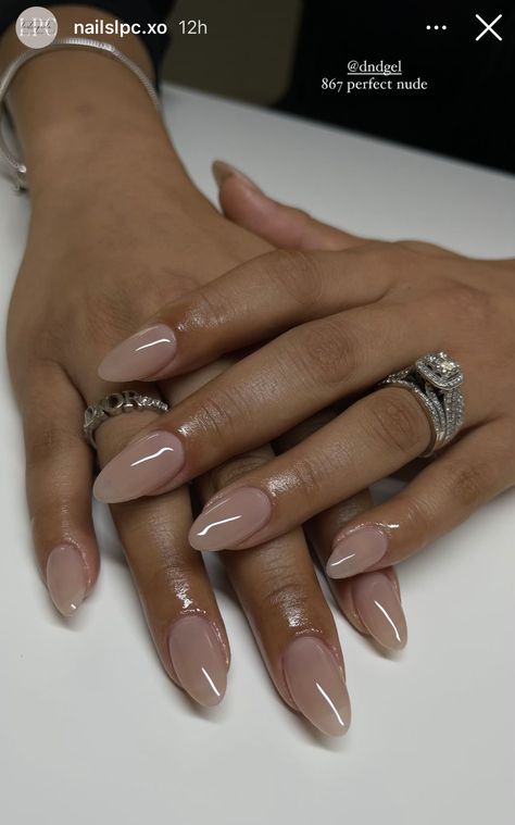 October Neutral Nails, Light Brown Neutral Nails, Short Ballet Nails, Nude Nail Colors For Brown Skin, Nude Nails Brown Skin, Short Nude Almond Nails, Brown Acrylic Nails Short, Gradient French Tip Nails, Wedding Nails Indian