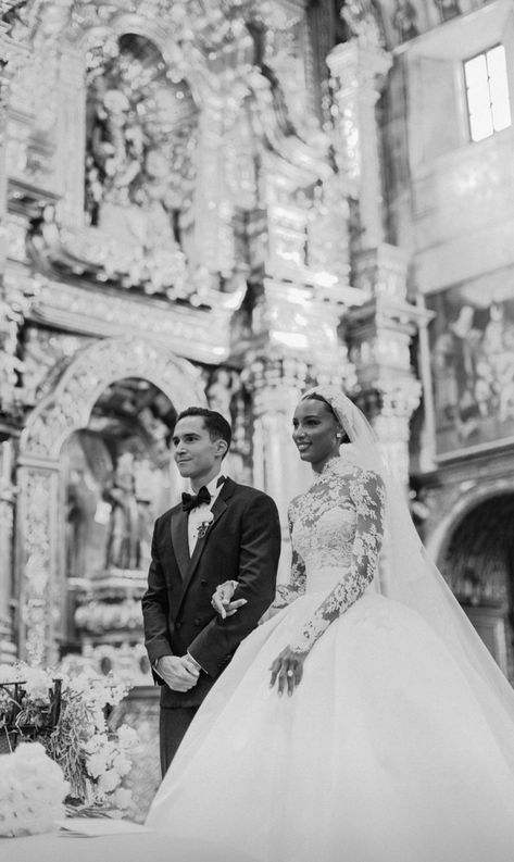 Dresses Runway, Jewelry Nails, Destination Wedding Decor, Bwwm Couples, Jasmine Tookes, Dress Bag, Womens Wedding Dresses, Dream Wedding Ideas Dresses, Cartier Jewelry