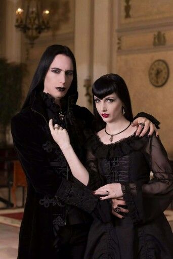 Goth romance Vamp Hair, Goth Couples, Goth Romance, Gothic Male, Goth Couple, Gothic Couple, Witch Moon, Goth Guys, Gothic Men