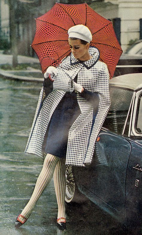 Ladies Home Journal - March, 1966 Checkered overcoat with red and black patterned umbrella. Raincoat Outfit, 1960 Fashion, Vintage Suit, Fashion 1960s, Sixties Fashion, Look Retro, Coat Outfit, Retro Mode, 1970s Fashion