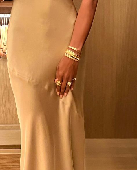 Jasmin Tookes, Jasmine Tookes, Serena Van Der Woodsen, Gold Girl, Modern Disney, Future Lifestyle, Gold Bracelets, Golden Girl, Dream Jewelry