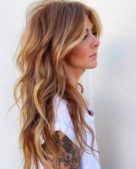 Jaw Length Curtain Bangs Long Hair, Hair Color Ideas For Pale Skin And Freckles, Copper Hair Side Bangs, Subtle Red Blonde Balayage, Hair Trends 2023 Long Haircuts Women, Strawberry Blonde With Face Framing Highlights, Rayna James Hair, Creamy Strawberry Blonde Hair, Extremely Layered Hair Long