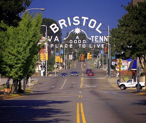 State Street, Bristol, Virginia (and Tennessee) Dr Inspiration, Bristol Va, Bristol Virginia, Kingsport Tennessee, Bristol Tennessee, Bristol Tn, Southwest Virginia, Bluff City, Tennessee Travel