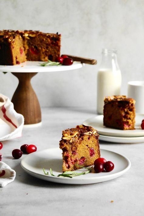 cranberry gingerbread tosca cake – tentimestea Tosca Cake, Cranberry Gingerbread, Cake Gluten Free, 7 Cake, Baking Book, Gingerbread Cake, Almond Cake, Springform Pan, Ground Almonds