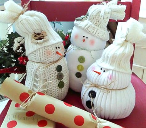 Sweater Snowman Diy, Sweater Candle Holder, Snowmen Diy, Sweater Candles, Sweater Projects, Sweater Crafts, Sweater Snowman, Fun Winter Crafts, Snow Men