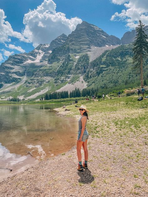 The best hike in Aspen is at the beautiful Maroon Bells - But its not the easiest place to get to read this guide for all the details Hiking In Aspen Colorado, Benbulben Mountain, Boone Mountains, Maroon Bells Elopement, Maroon Bells Colorado, Maroon Bells, Vacation Activities, Best Instagram Photos, Travel Alone