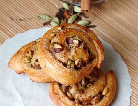 Cardamom Rolls, Pistachio Cardamom, Recipe Cookies, Sweet Buns, Pastry Blender, Kitchen Corner, Easy Bread Recipes, Easy Bread, Instant Yeast