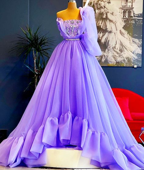 DONA MATOSHI Couture 2021 #donamatoshi #fashion #moda #dress #vestido #gown Purple Prom Dresses Long, Prom Dress Purple, Lilac Gown, Light Purple Dress, Purple Evening Dress, Purple Prom, Purple Prom Dress, Diy Vetement, Evening Party Gowns