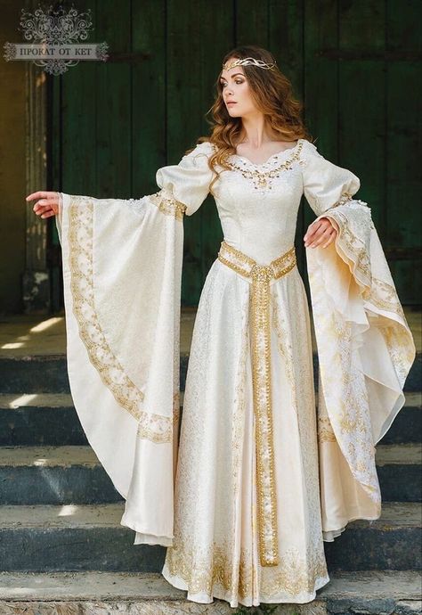 Medieval Dress Princess, Elven Fairy, Moda Medieval, Medieval Wedding Dress, Era Victoria, Medieval Gown, Gold Applique, Medieval Wedding, Old Fashion Dresses