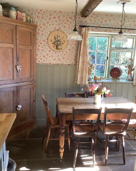 English Cottage Kitchen Ideas, Cottage Decoration Ideas, Cottage Kitchen Ideas, Cottage Decorating, Cottagecore Home, Casa Country, Style Cottage, Cottage Interiors, Ideas Living Room