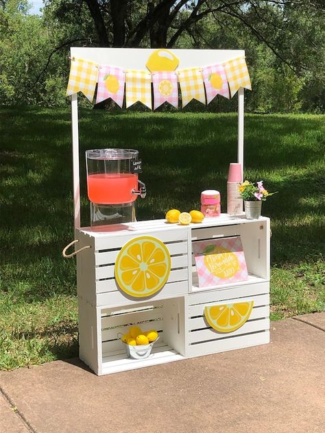 Lemonade Stand Ideas, Kids Lemonade Stands, Fall Apple Cider, Hot Cocoa Stand, Diy Lemonade Stand, Diy Lemonade, Chalkboard Stand, Pink Lemonade Party, Wood Banner