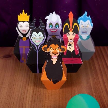 Disney Villain Party, Villains Party, The Evil Queen, Disney Printables, Disney Maleficent, Halloween Games For Kids, Halloween Party Games, Paper Toy, Bowling Pins