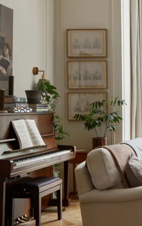 Music Room Ideas Aesthetic, Decor With Piano, Standing Piano In Living Room, Piano Room Office, Small Living Room With Piano Layout, Oneroomapartment Interior Small, Living Room Upright Piano, Piano As Tv Stand, Upright Piano Styling